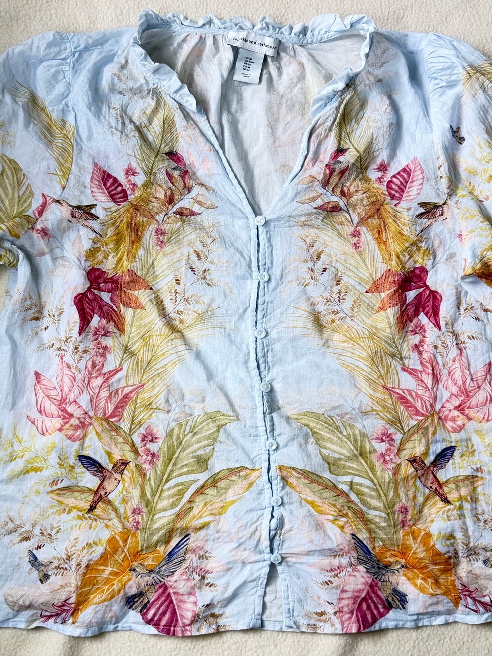 Cupcakes and Cashmere Tropical Hummingbird Print Button Down Blouse Size M